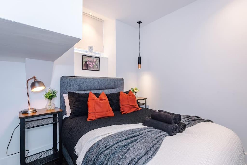 Incredible 3bed Townhouse, Rooftop Patio, Sleeps 6 Apartment Manchester