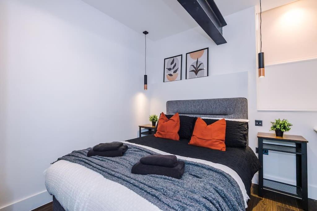 Incredible 3bed Townhouse, Rooftop Patio, Sleeps 6 Apartment