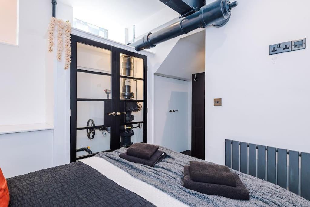 Incredible 3bed Townhouse, Rooftop Patio, Sleeps 6 Apartment