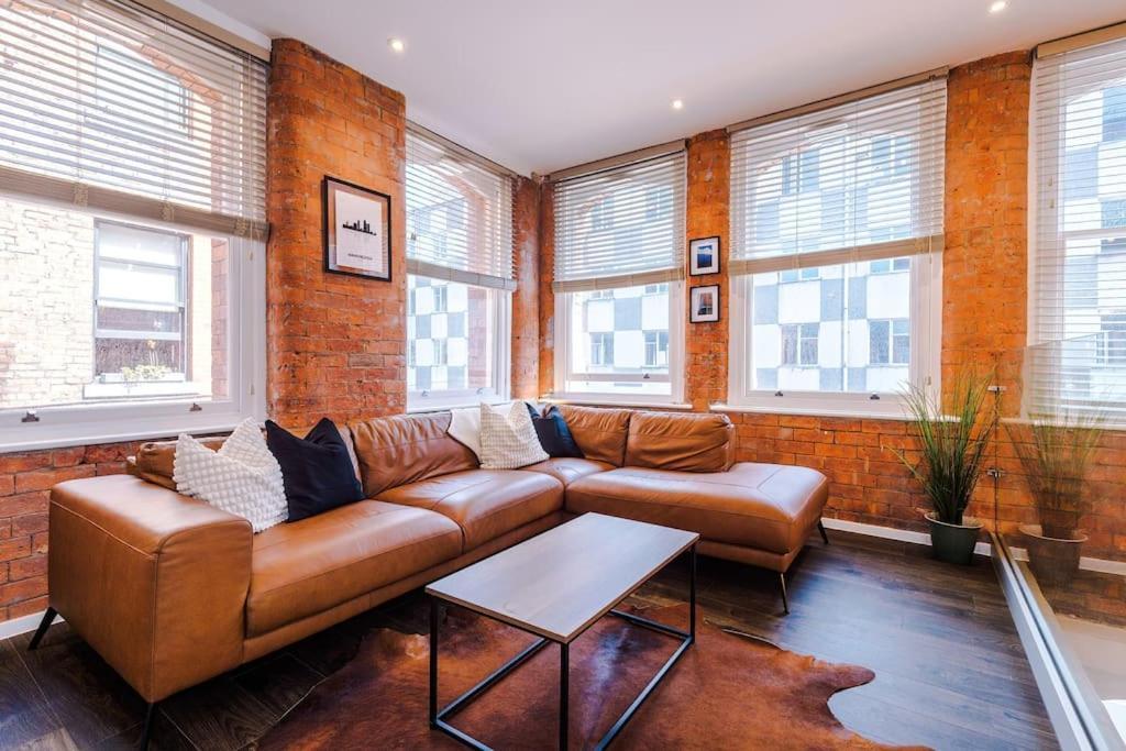 Incredible 3bed Townhouse, Rooftop Patio, Sleeps 6 Apartment Manchester