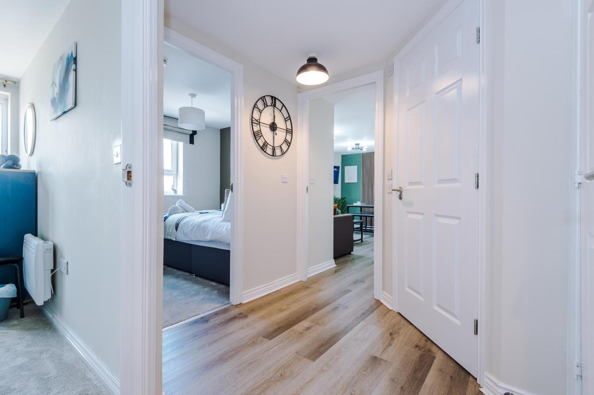 Apartment New! Stylish 2-bed In By 53 Degrees Property, Great Location - Sleeps 6!