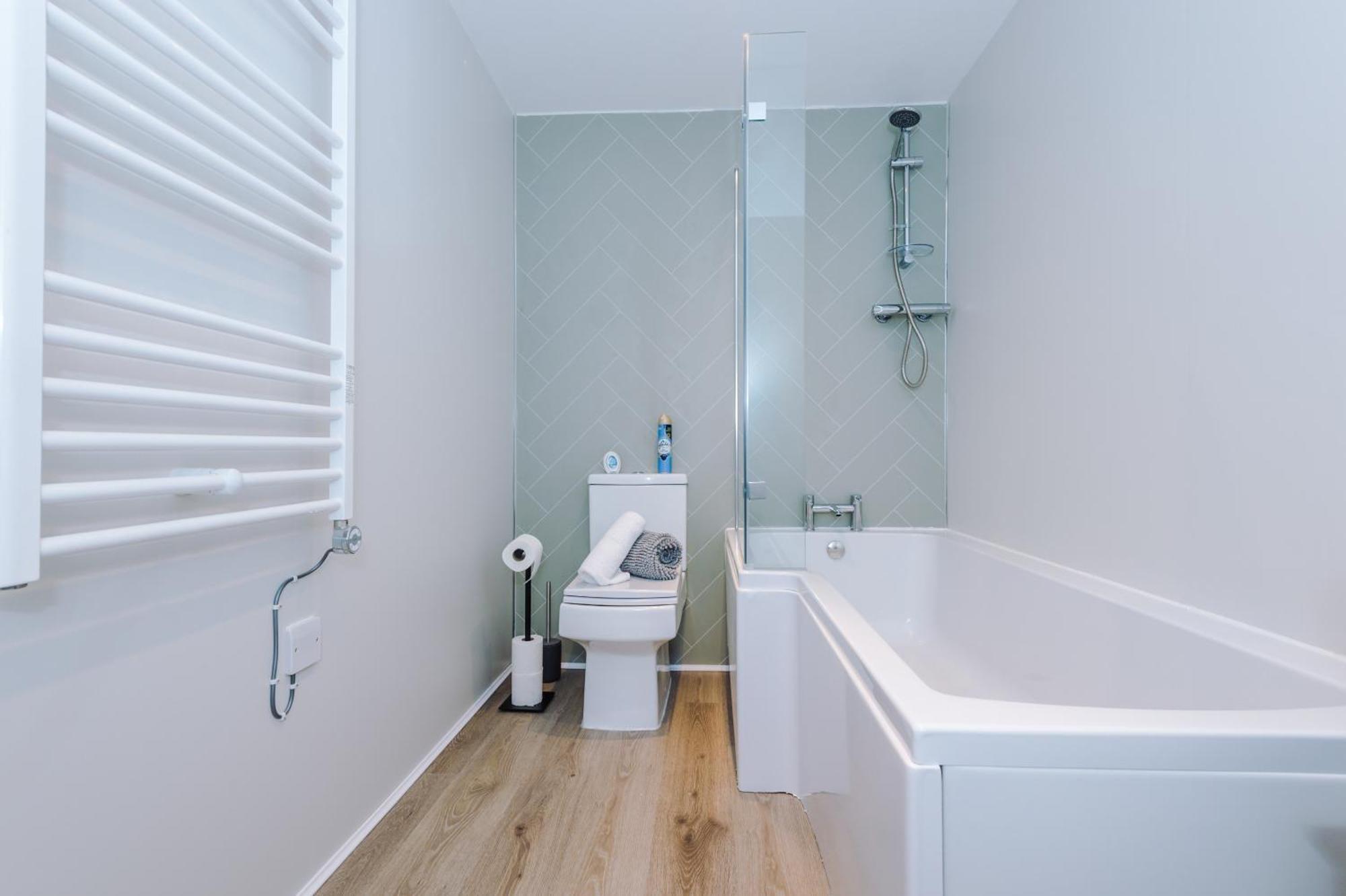 Apartment New! Stylish 2-bed In By 53 Degrees Property, Great Location - Sleeps 6! Manchester
