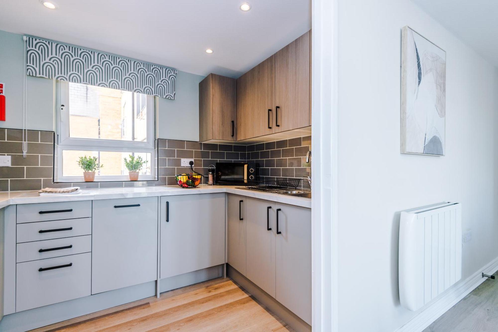 New! Stylish 2-bed In By 53 Degrees Property, Great Location - Sleeps 6! Manchester