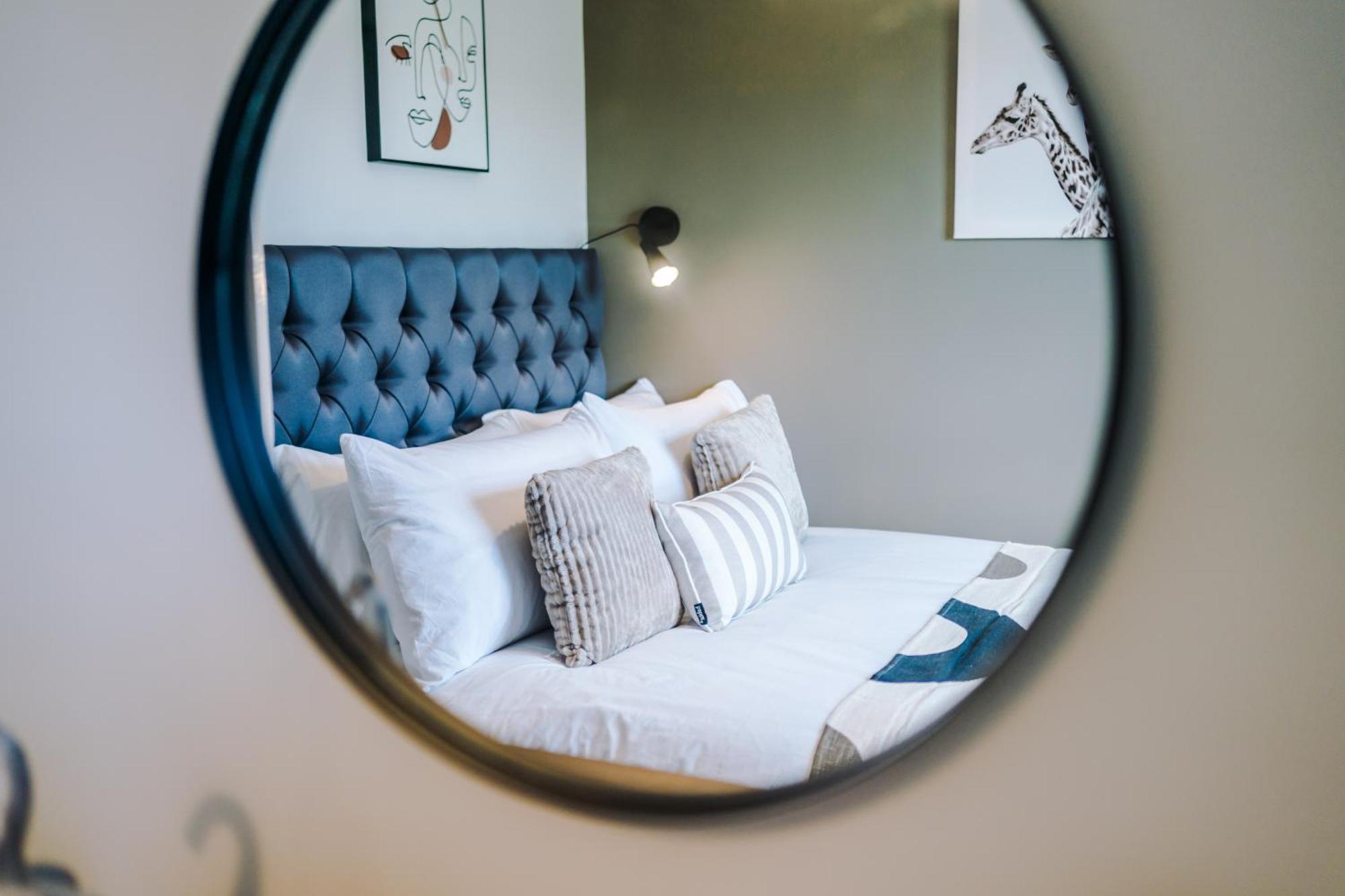 Apartment New! Stylish 2-bed In By 53 Degrees Property, Great Location - Sleeps 6!