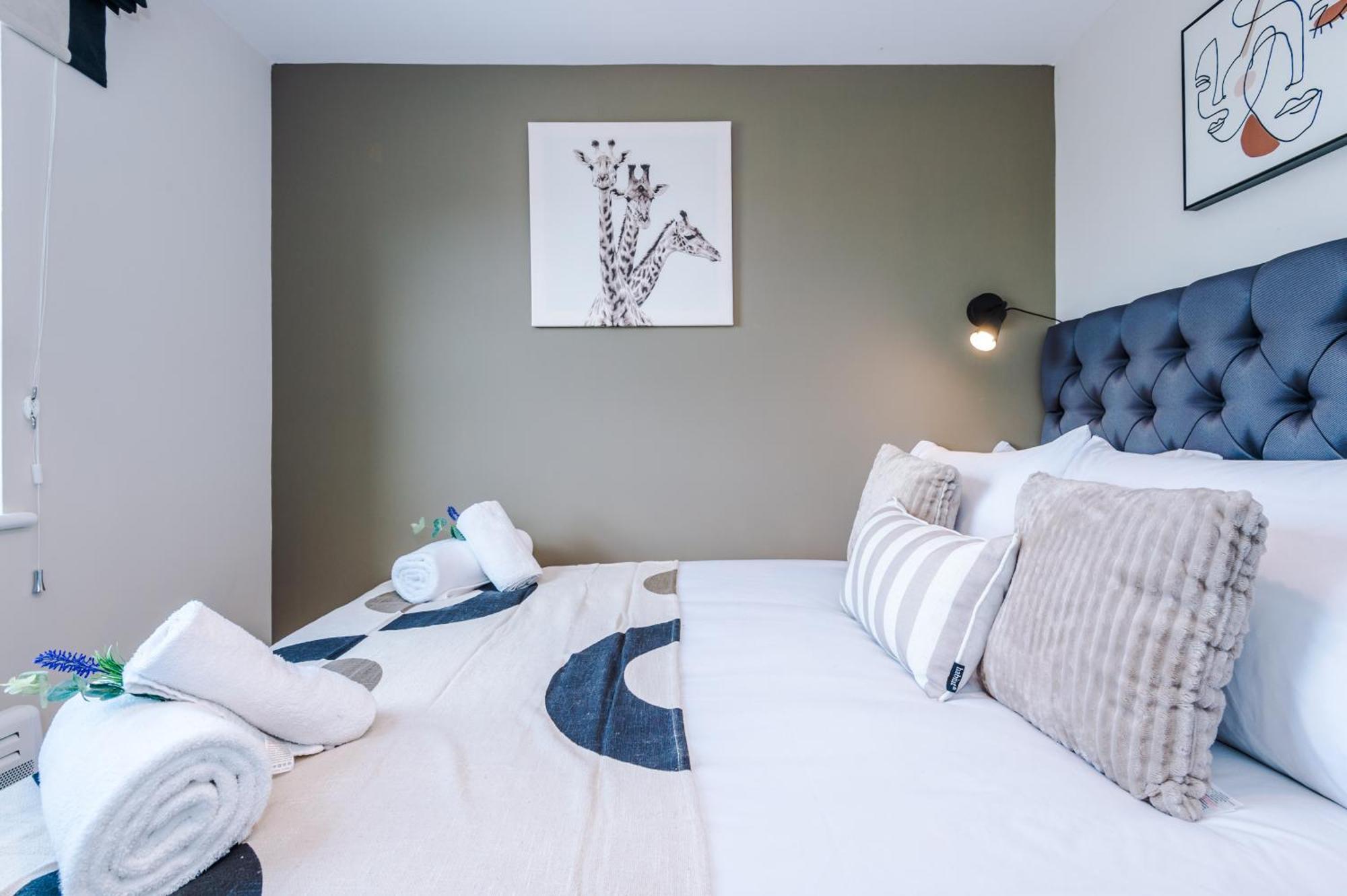 New! Stylish 2-bed In By 53 Degrees Property, Great Location - Sleeps 6! * Manchester
