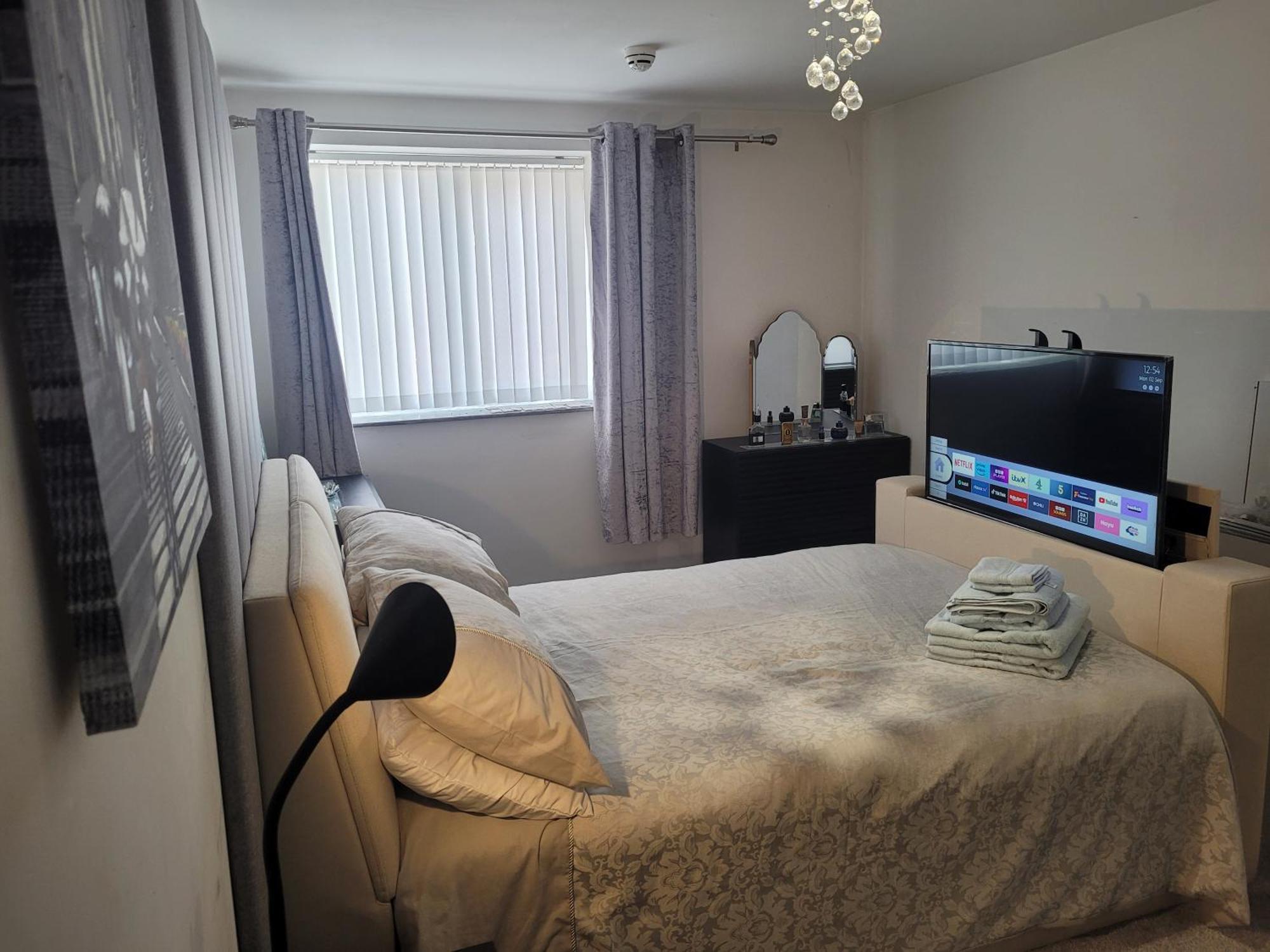 Media Salford Hospital Tv Bed *