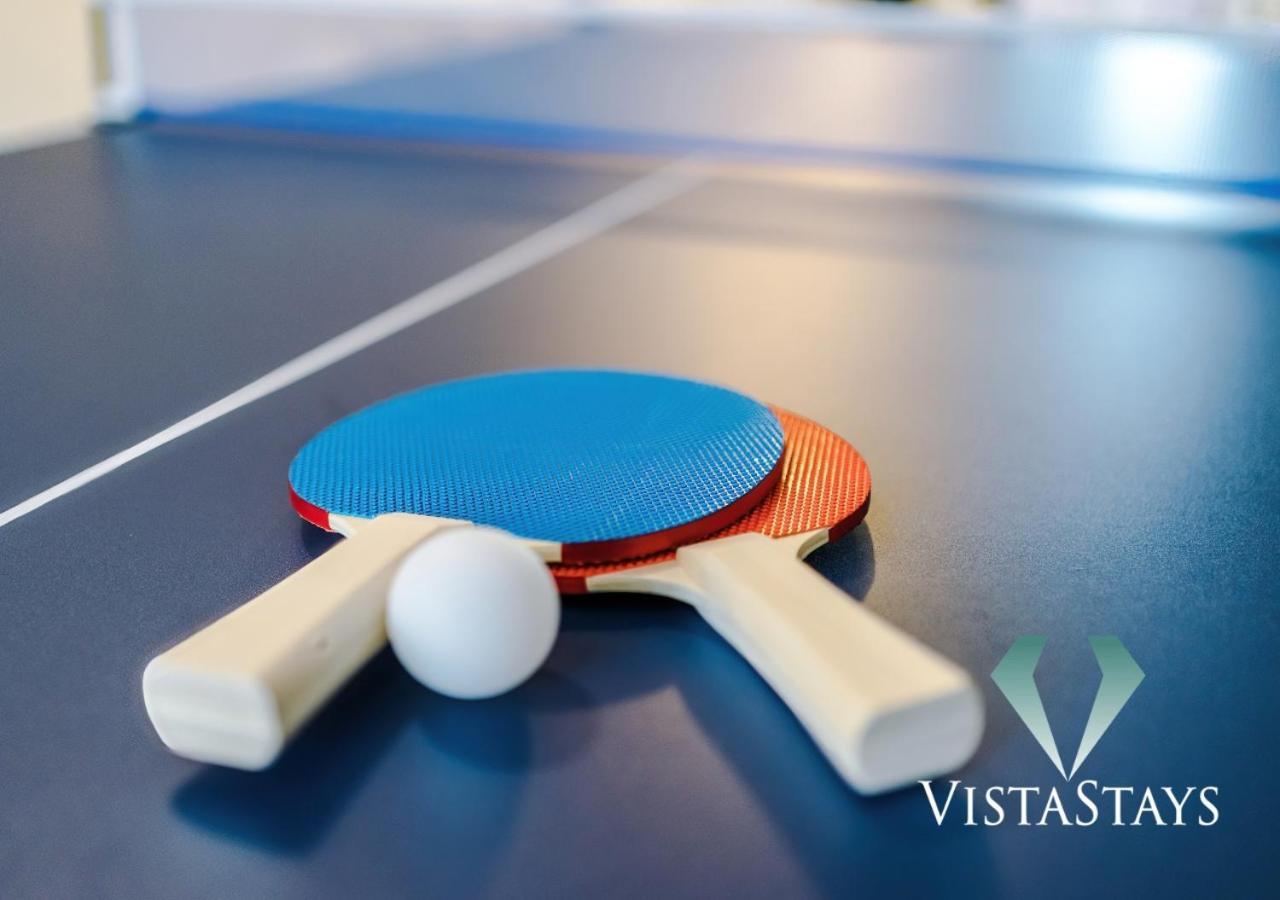 Large 5 Bedroom House With Pool Table & Parking By Vista Short Lets Vakantiehuis