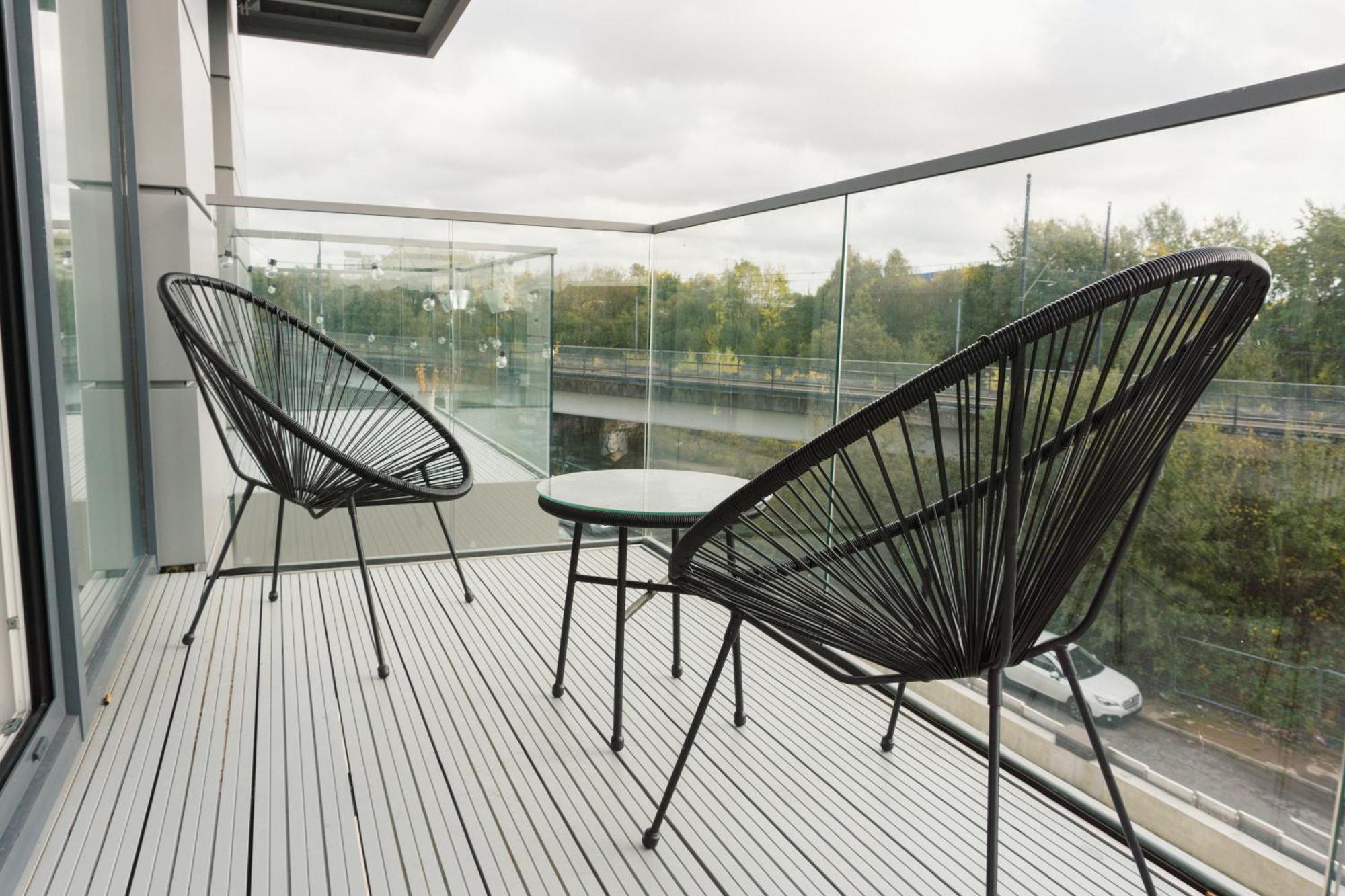 Manchester's Luxurious 2-bed Haven With Balcony - Canal Views & Proximity To United Apartment Manchester