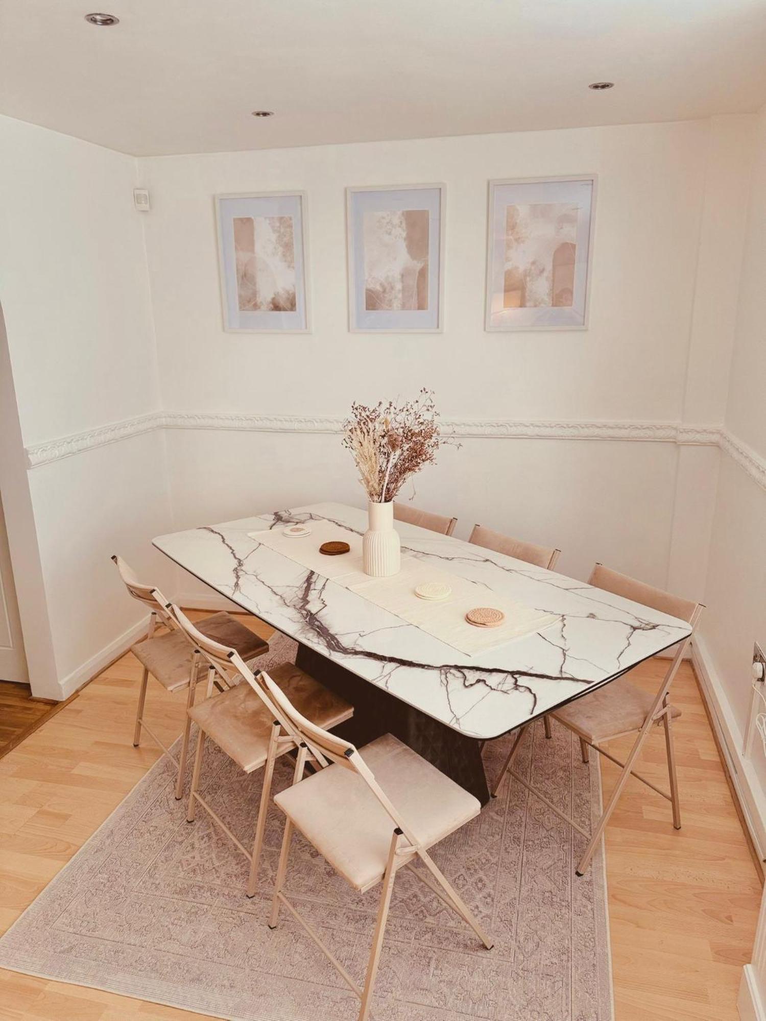 Three Bedroom House In * Manchester