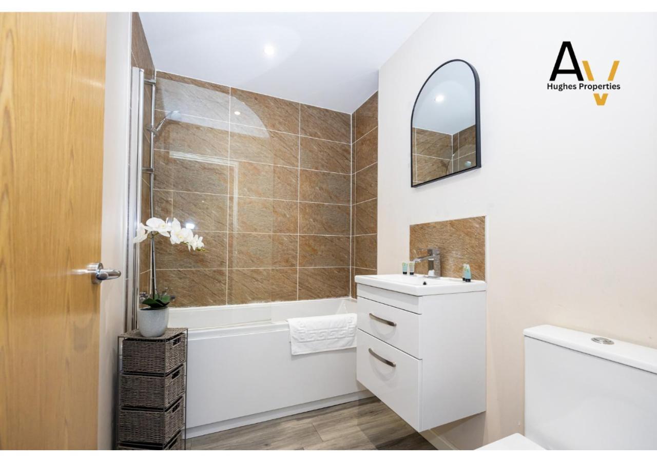 Stylish One-Bedroom Apartment - Ideal For Business & Leisure In Salford By Av Hughes Properties Appartement Manchester