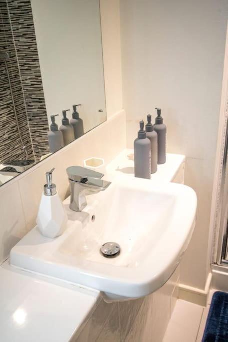 Coop Arena Luxurious Townhouse Holiday home *