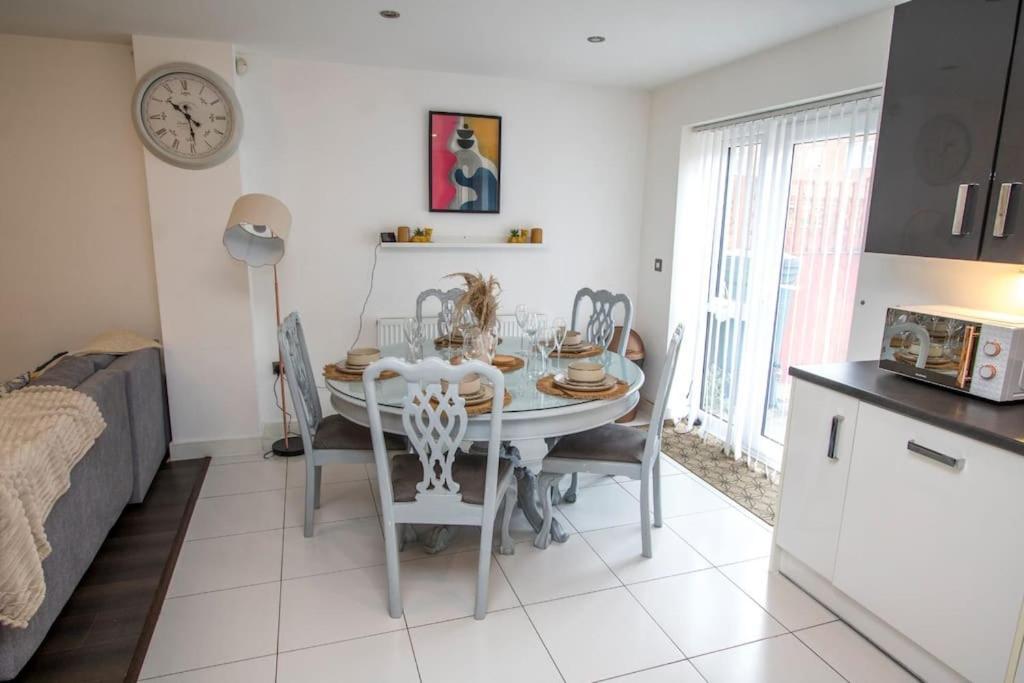 Coop Arena Luxurious Townhouse Holiday home