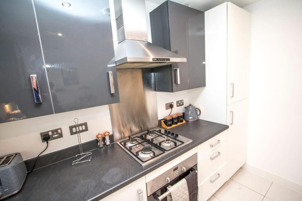 Coop Arena Luxurious Townhouse Holiday home *