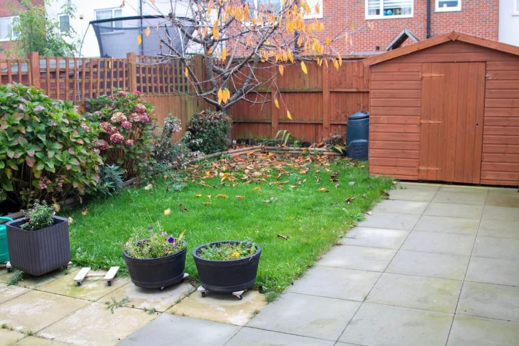 Coop Arena Luxurious Townhouse Manchester