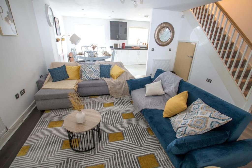 Coop Arena Luxurious Townhouse