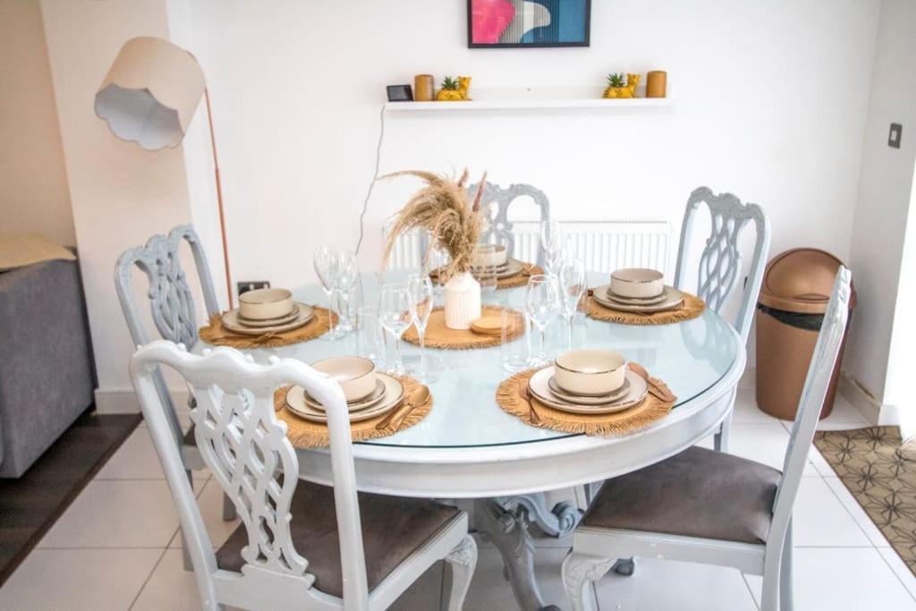 Coop Arena Luxurious Townhouse Holiday home