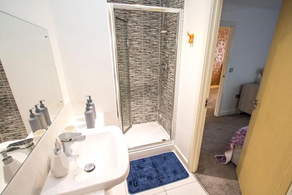 Coop Arena Luxurious Townhouse *