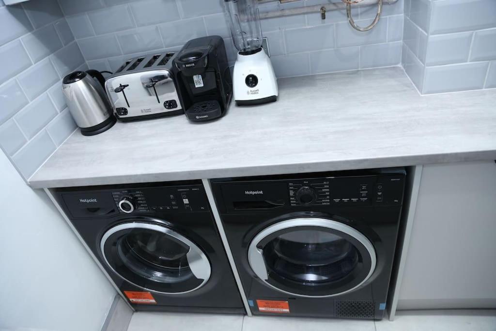 Full, Modern Family House In Salford Vakantiehuis Manchester