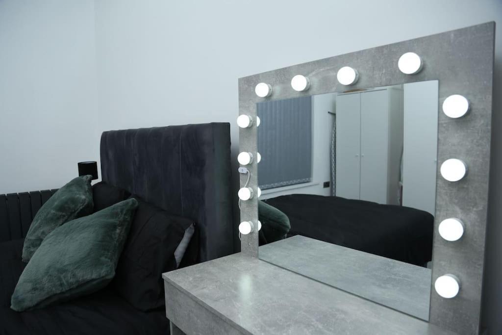 Full, Modern Family House In Salford Vakantiehuis Manchester