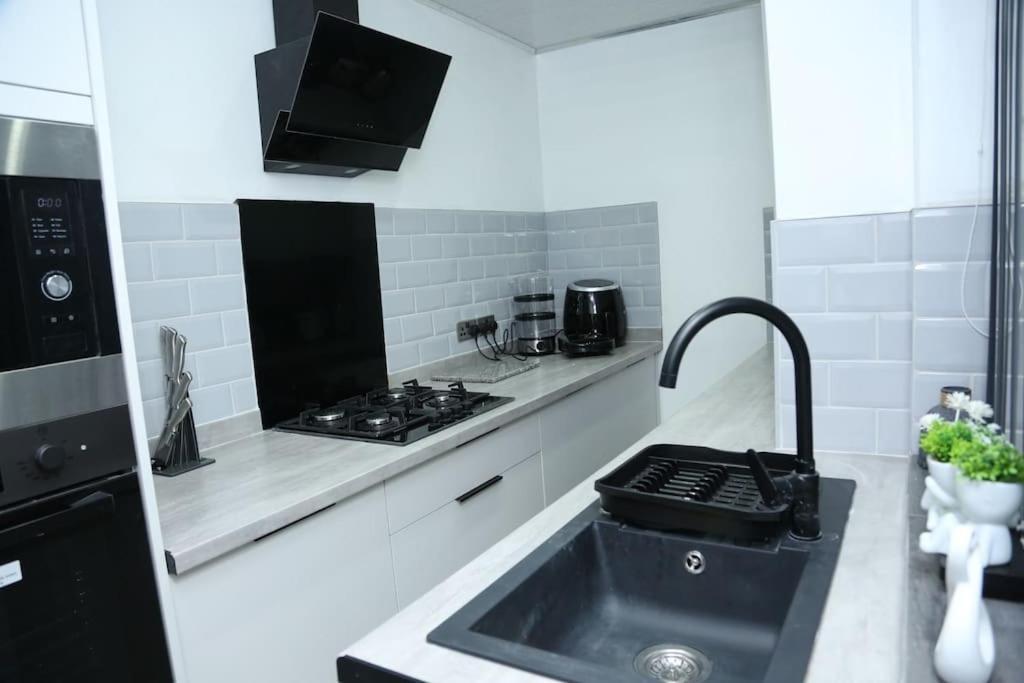 Vakantiehuis Full, Modern Family House In Salford Manchester