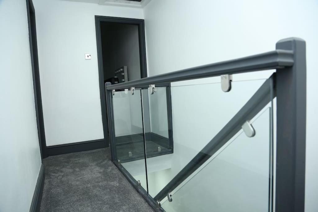 Vakantiehuis Full, Modern Family House In Salford Manchester