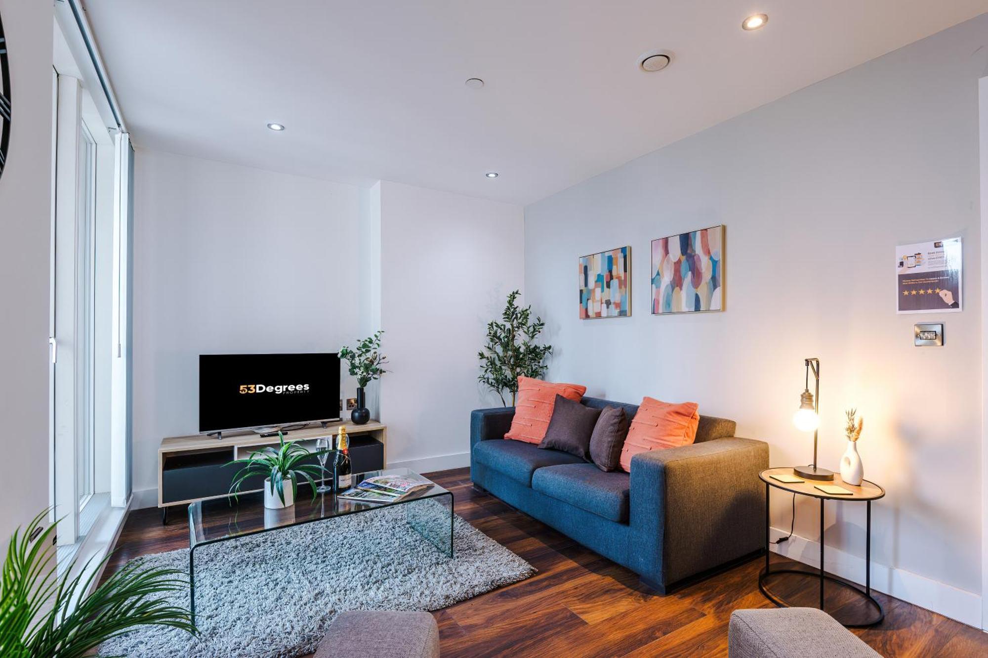 Sleek In By 53 Degrees Property, Ideal For Couples, Amazing Location! Apartment *