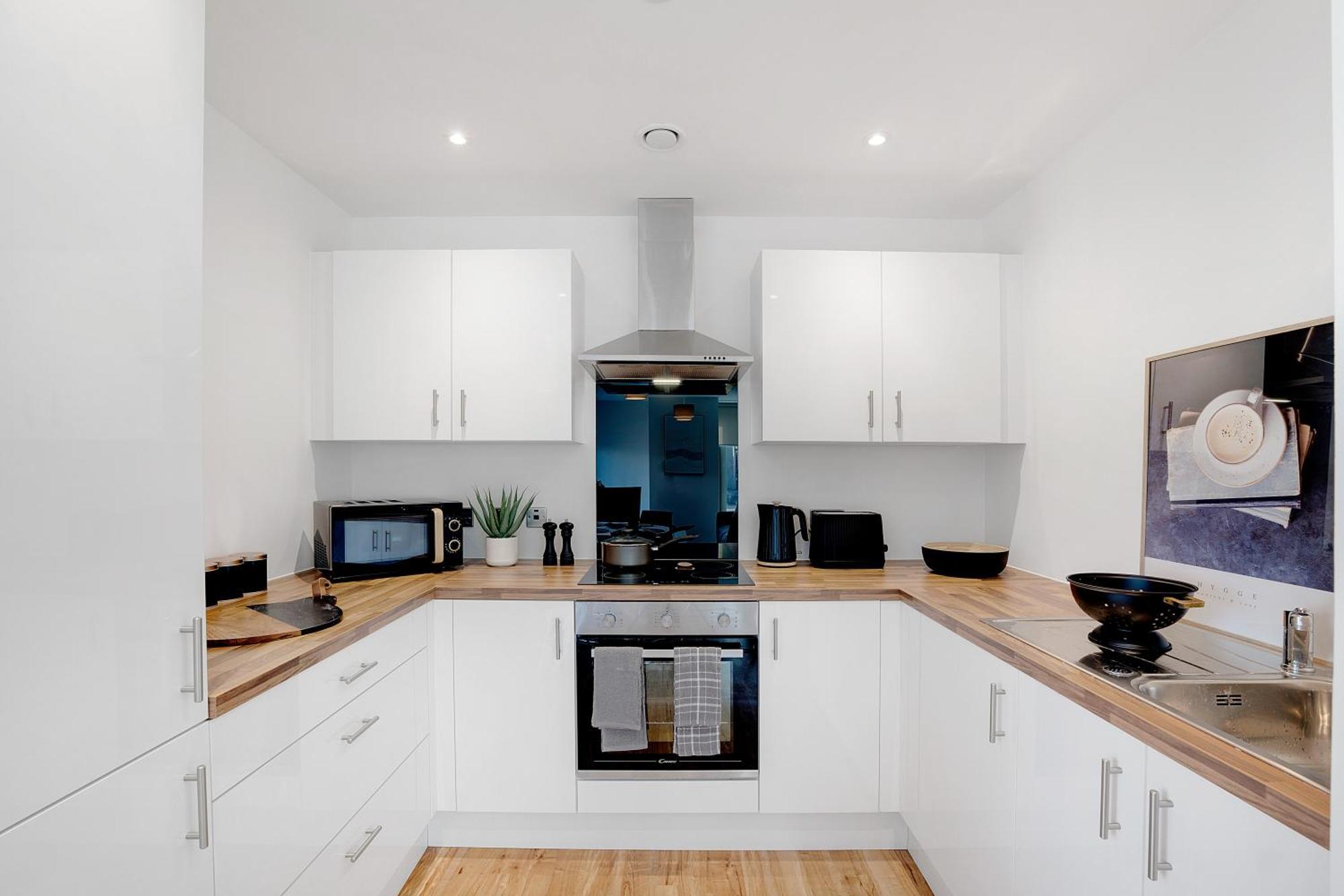 Elegant 2br In Media Apartment