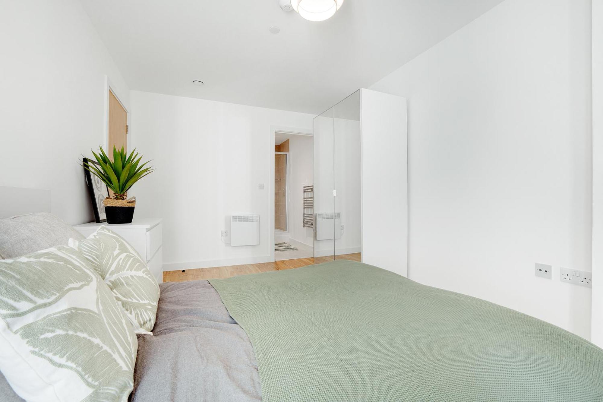 Elegant 2br In Media Apartment *