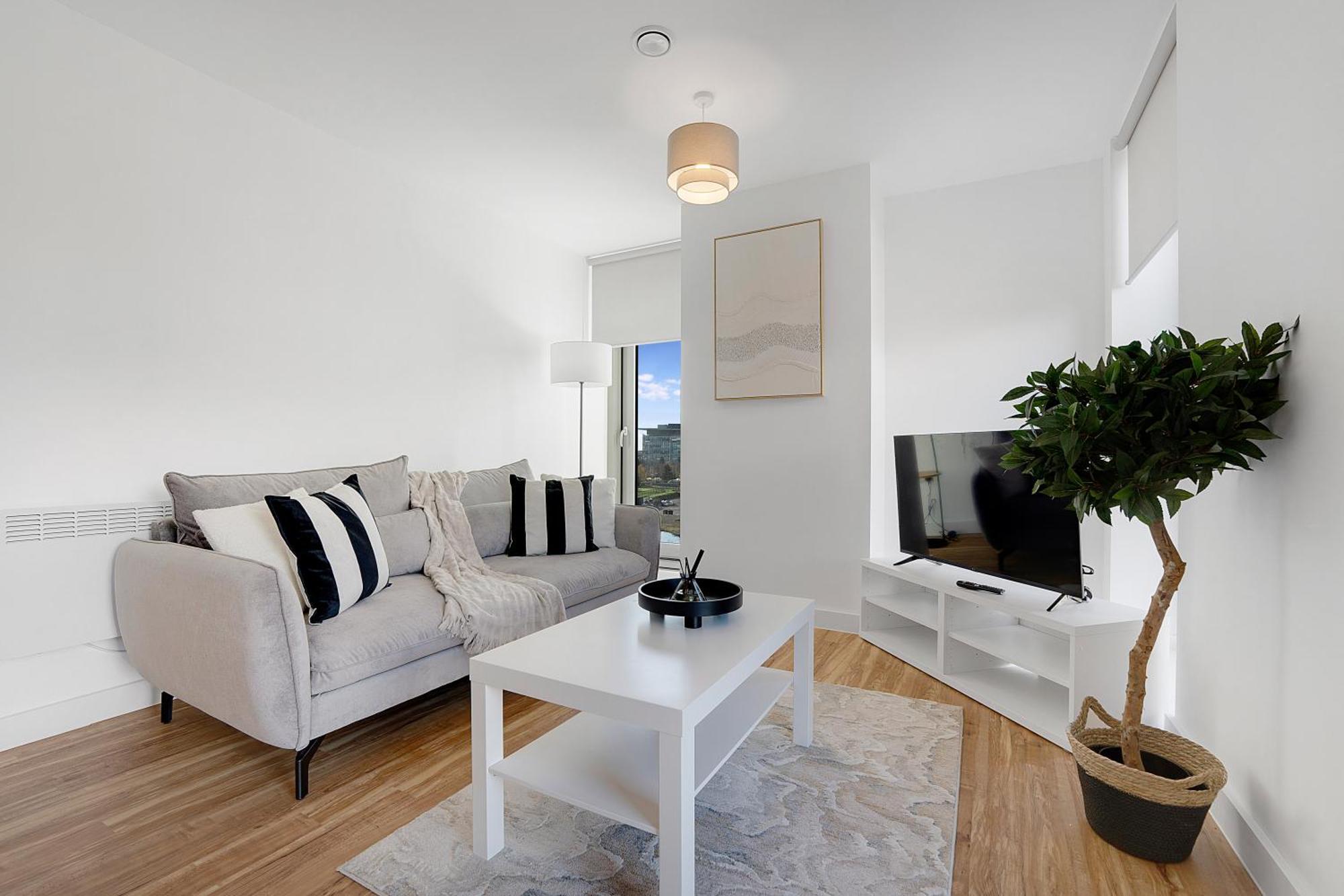 Elegant 2br In Media Apartment *