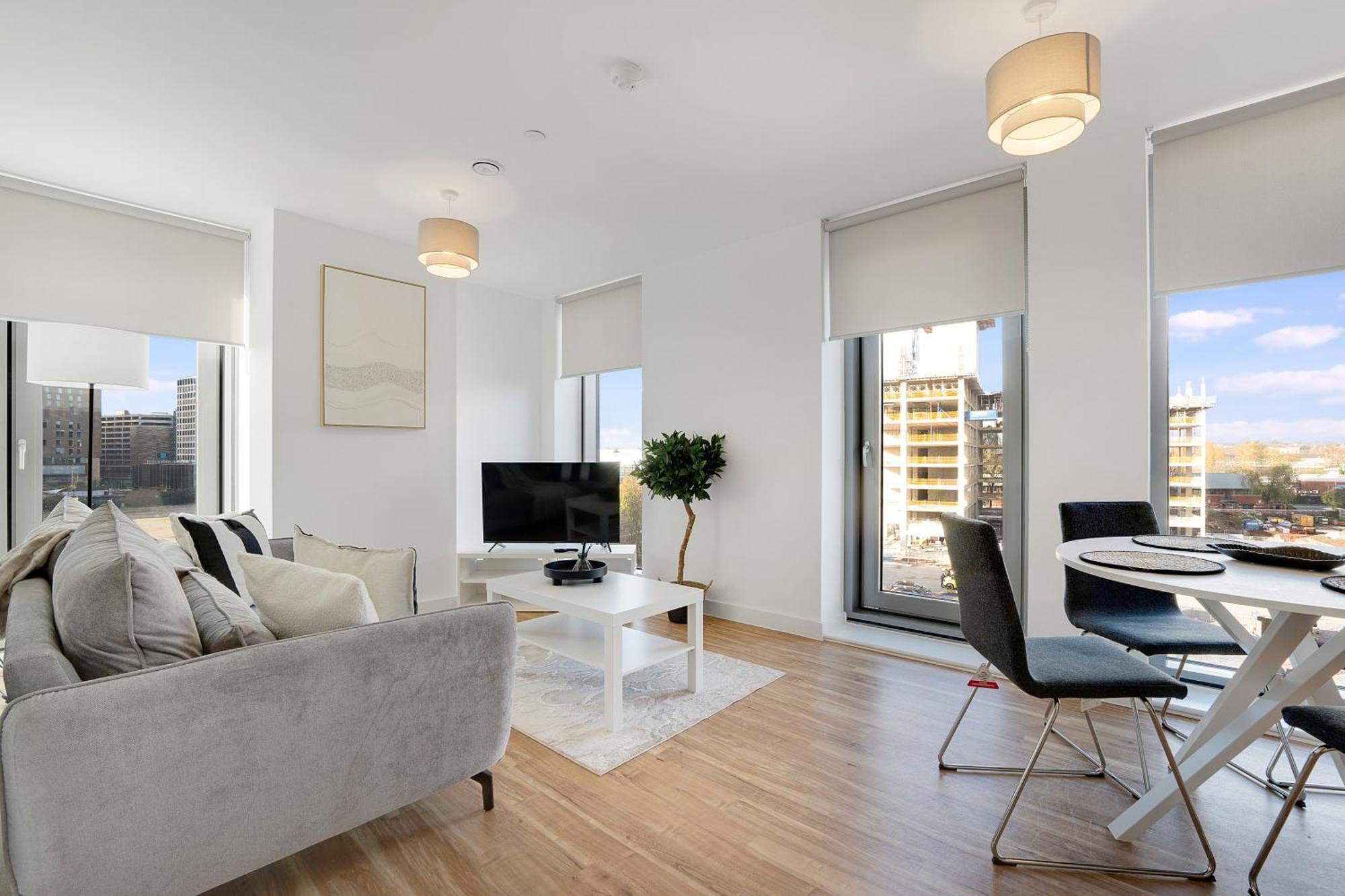 Elegant 2br In Media Apartment *