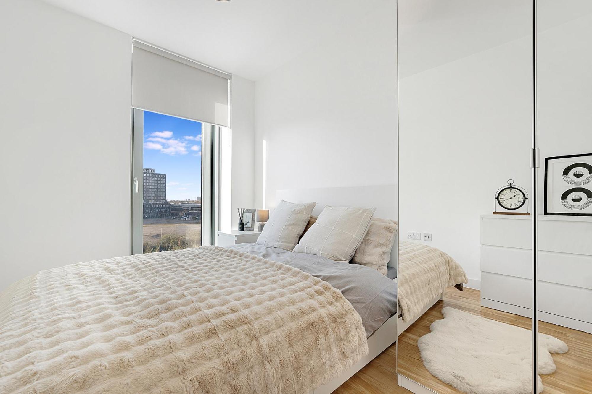 Elegant 2br In Media *