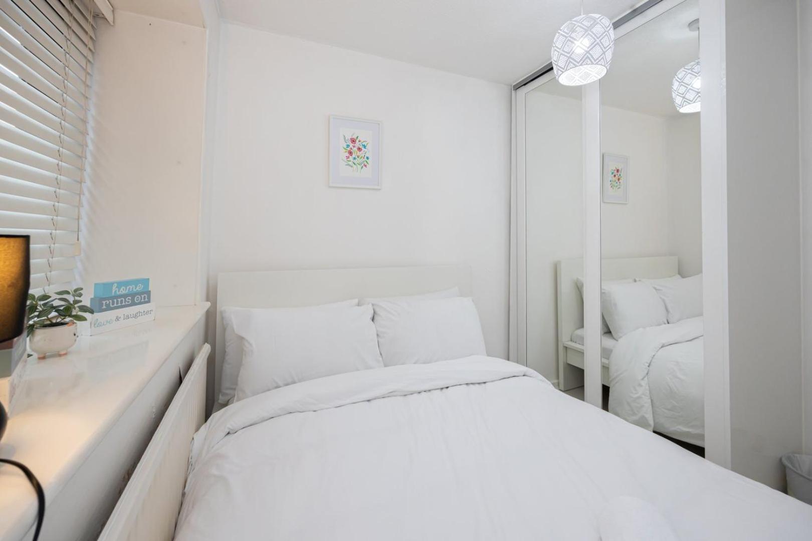 Guestready - One Perfect In Salford - No Wifi Apartment Manchester