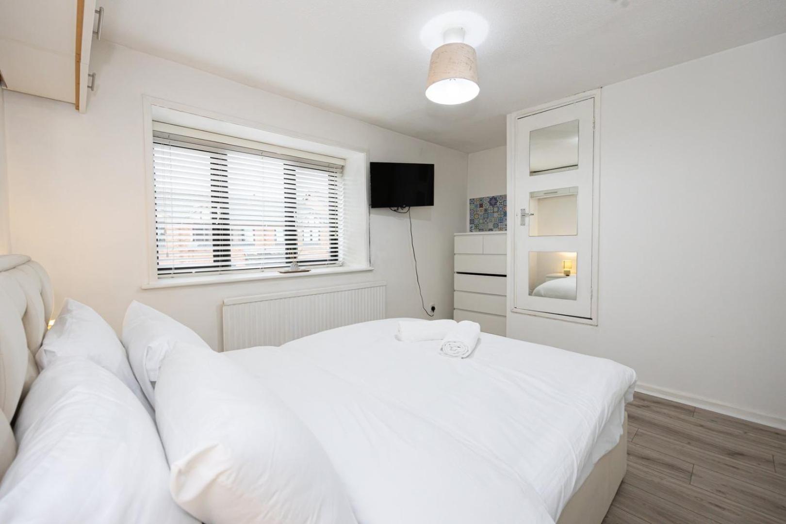 Guestready - One Perfect In Salford - No Wifi *