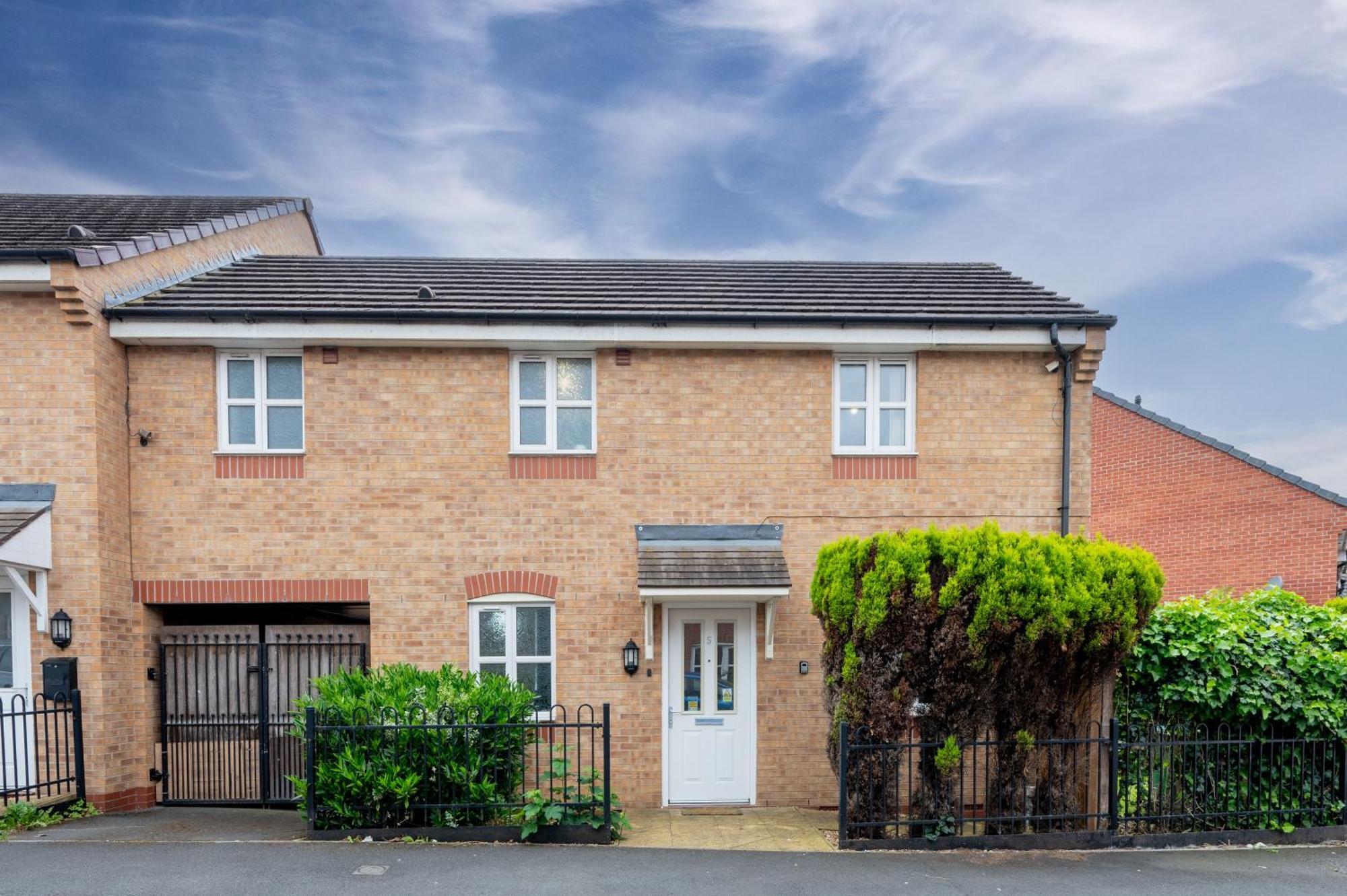 3 Bed Near Etihad Stadium
