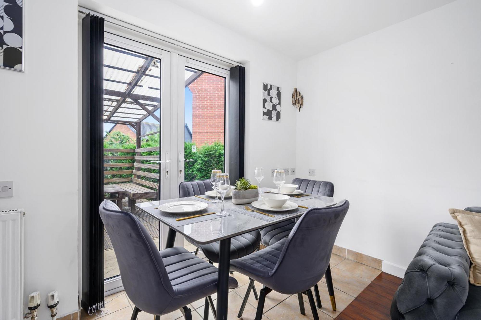 3 Bed Near Etihad Stadium