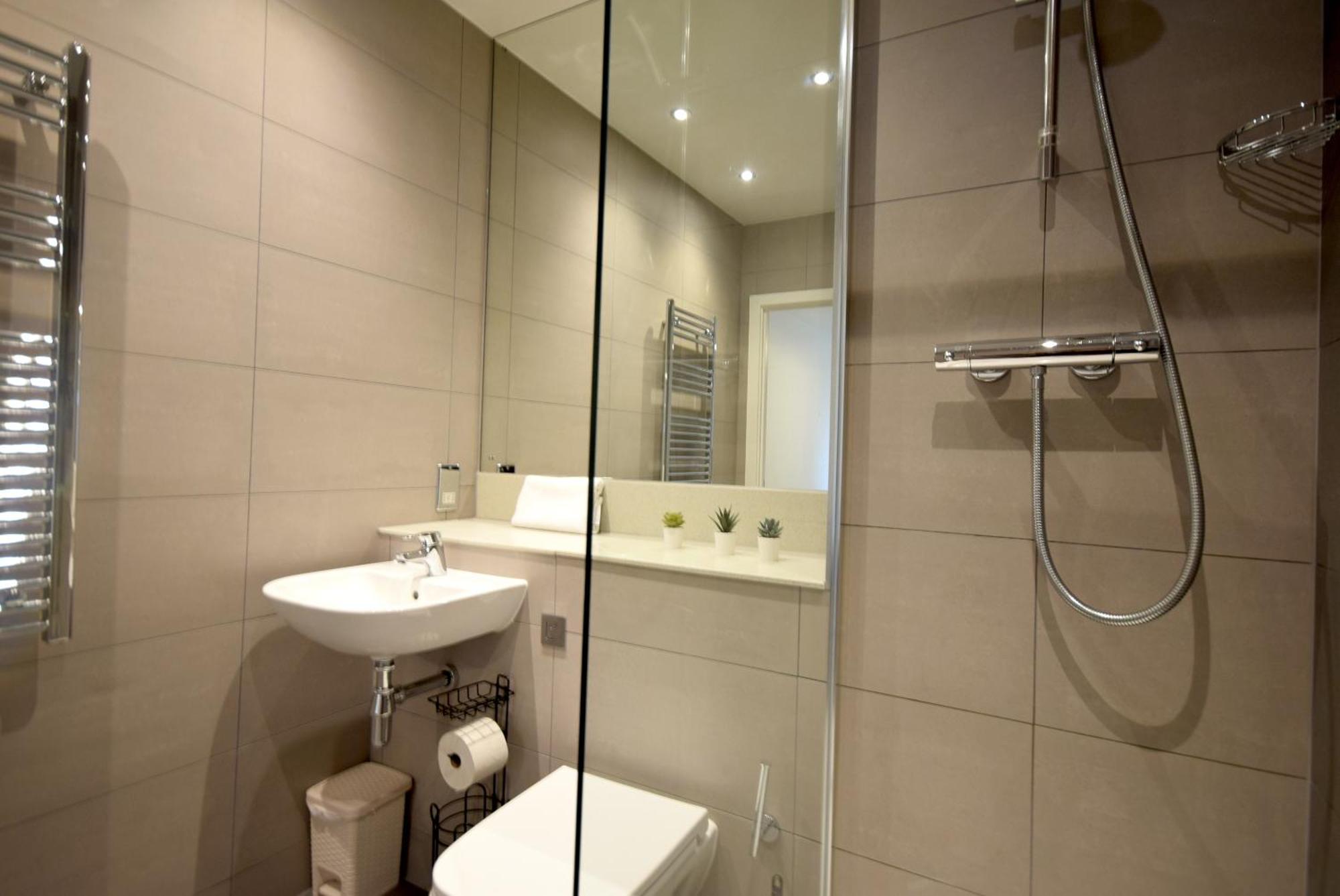 Life 2 - 2-bed 1-bath In New Cross Manchester