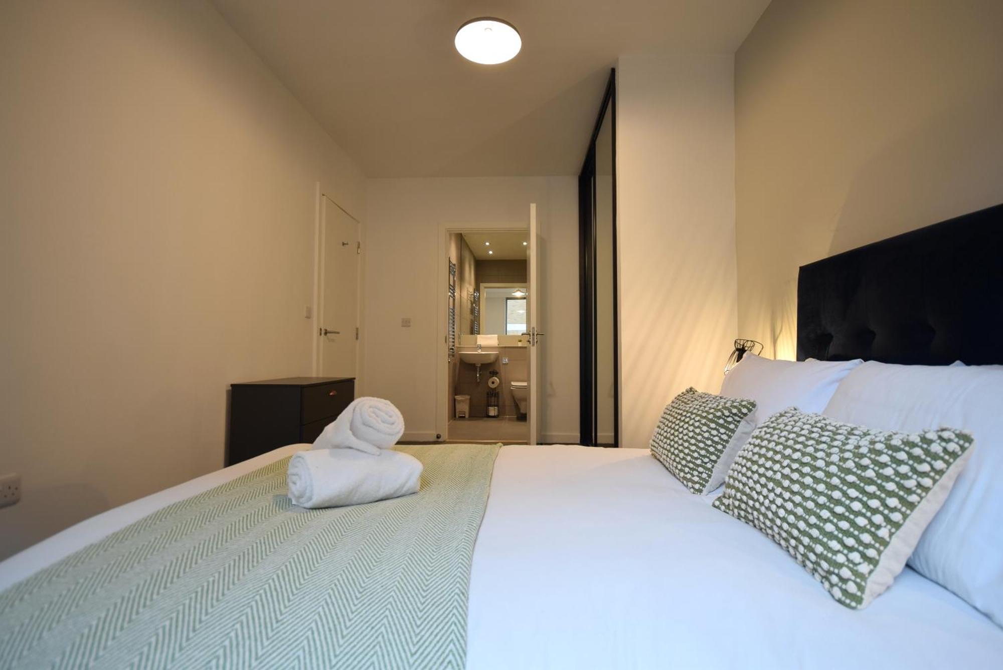 Life 2 - 2-bed 1-bath In New Cross Apartment
