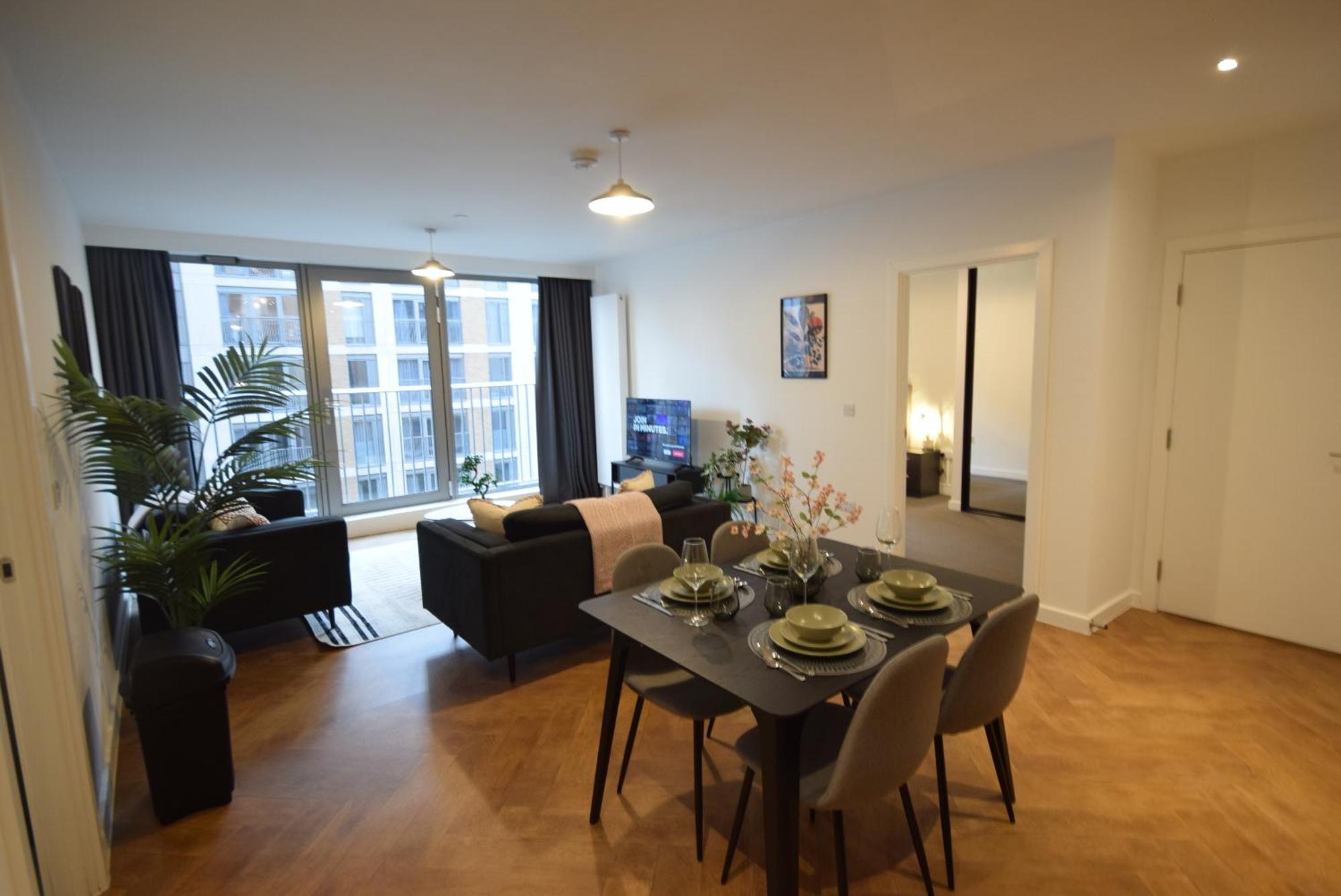 Apartment Life 2 - 2-bed 1-bath In New Cross Manchester