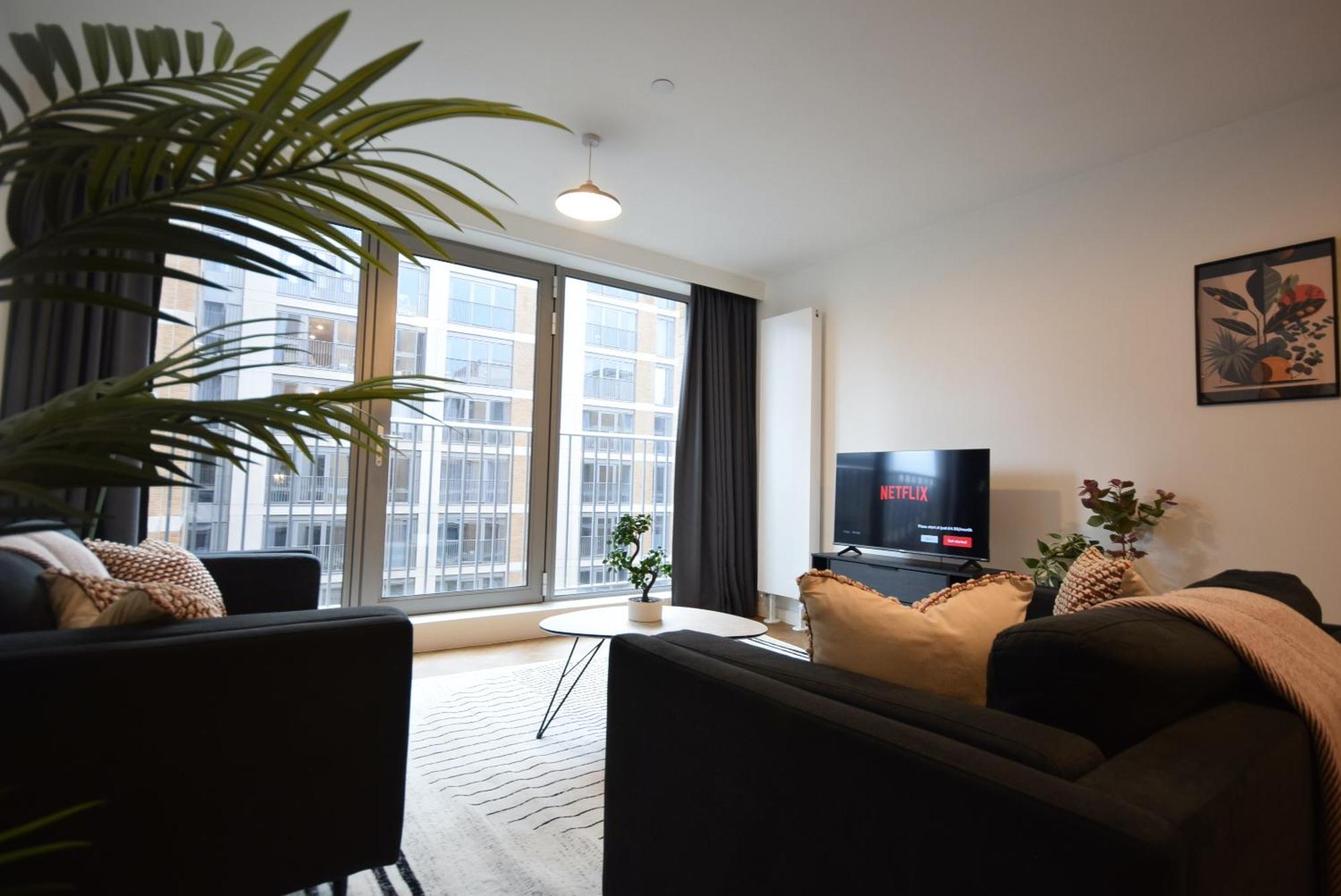 Life 2 - 2-bed 1-bath In New Cross Apartment *