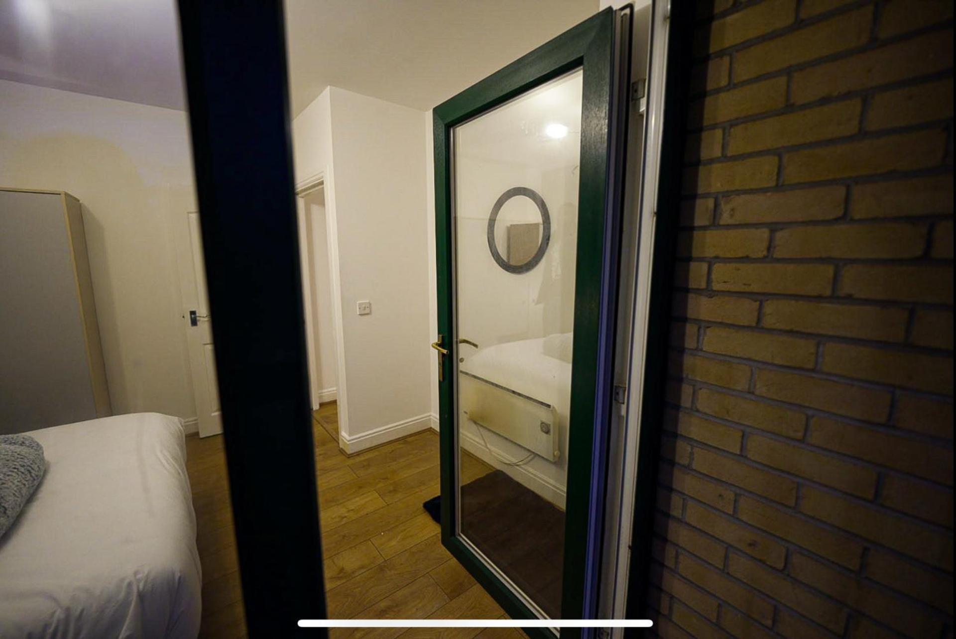 Modern Luxury 2 Bed Apartment, Sleeps 6 * Manchester