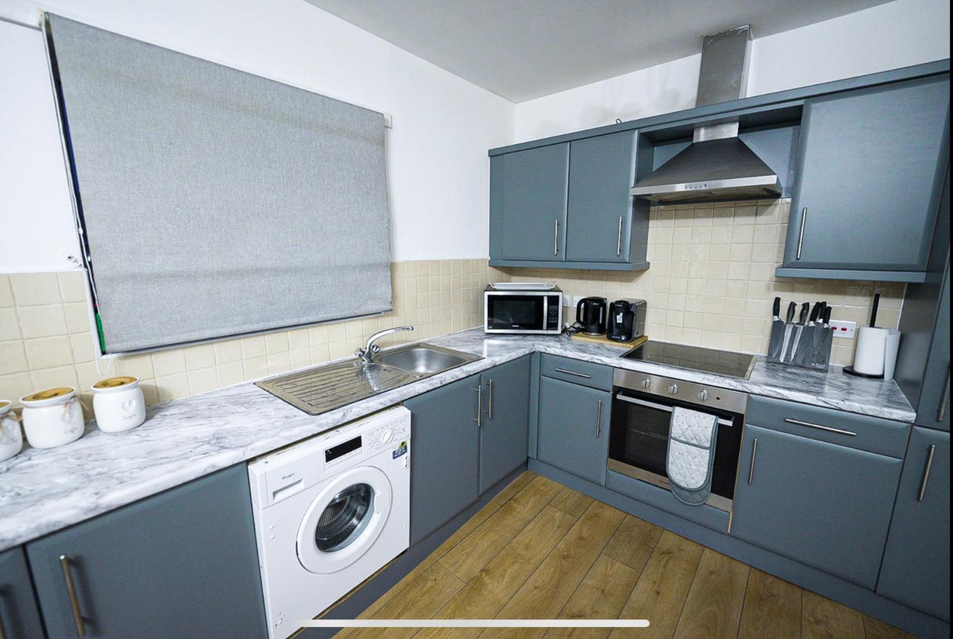 Modern Luxury 2 Bed Apartment, Sleeps 6 Apartment