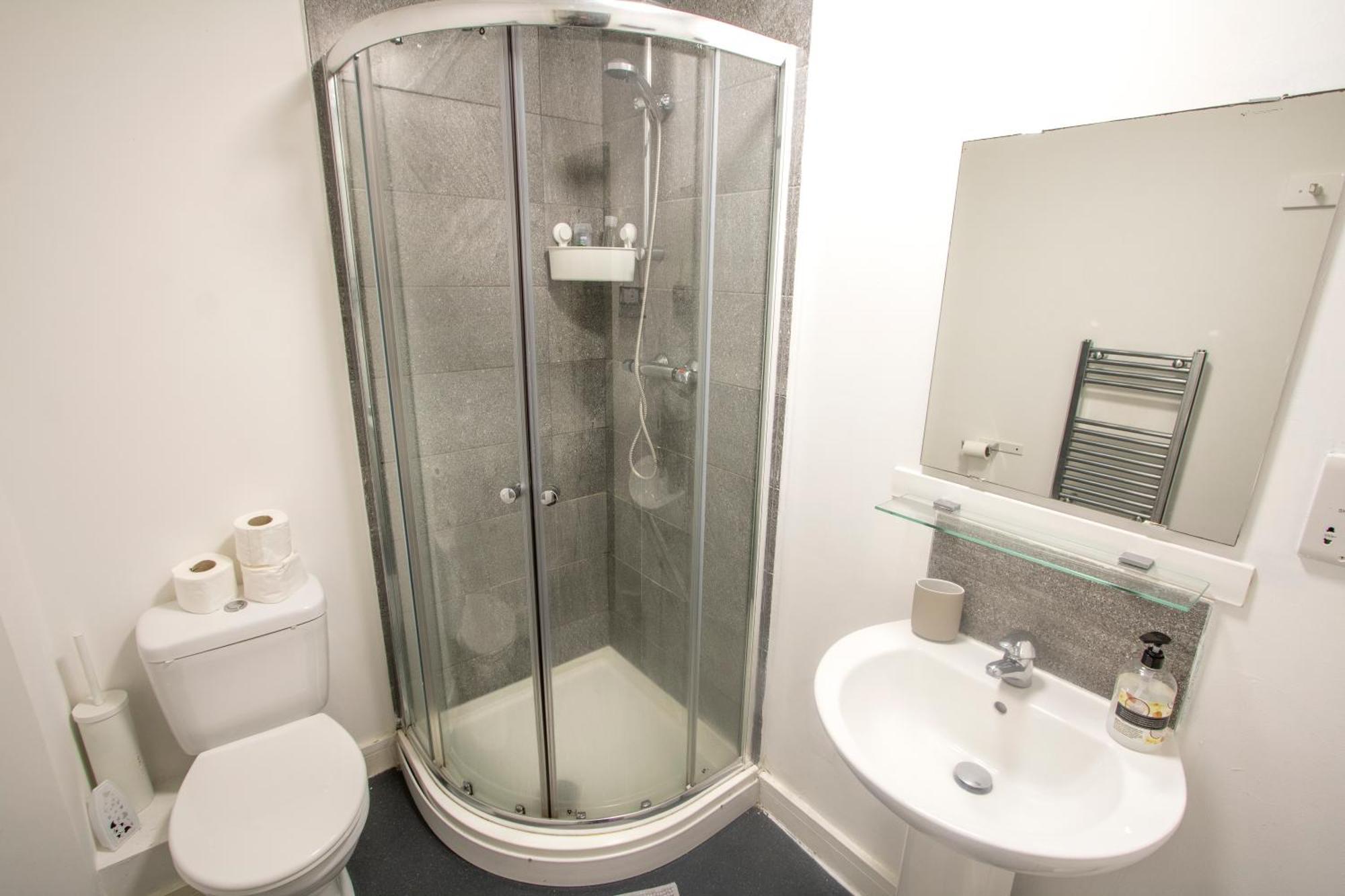 Ideal For Groups - 2 Bedroom - Free Parking, Transit Links, Close To Stadiums