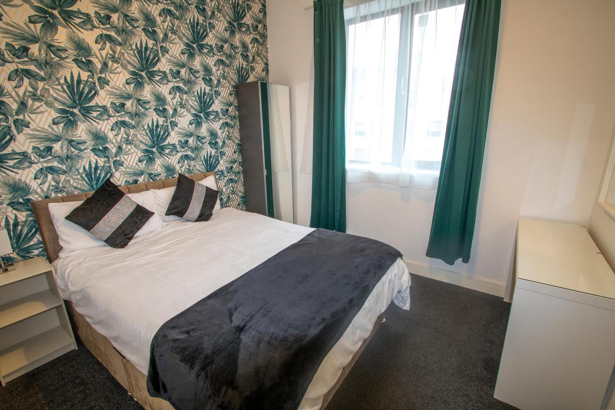 Ideal For Groups - 2 Bedroom - Free Parking, Transit Links, Close To Stadiums Apartment