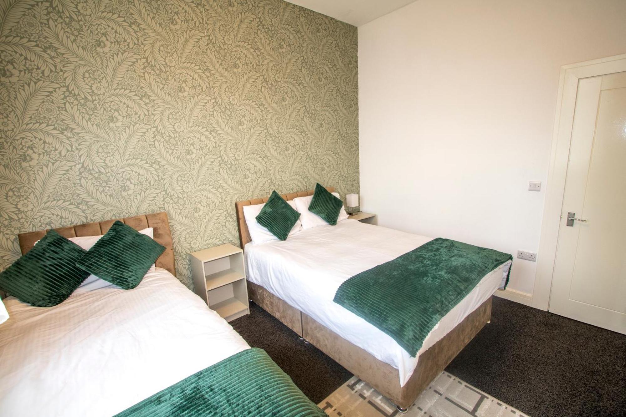 Ideal For Groups - 2 Bedroom - Free Parking, Transit Links, Close To Stadiums Apartment Manchester
