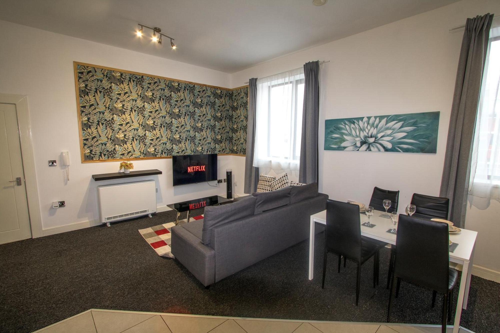 Ideal For Groups - 2 Bedroom - Free Parking, Transit Links, Close To Stadiums * Manchester