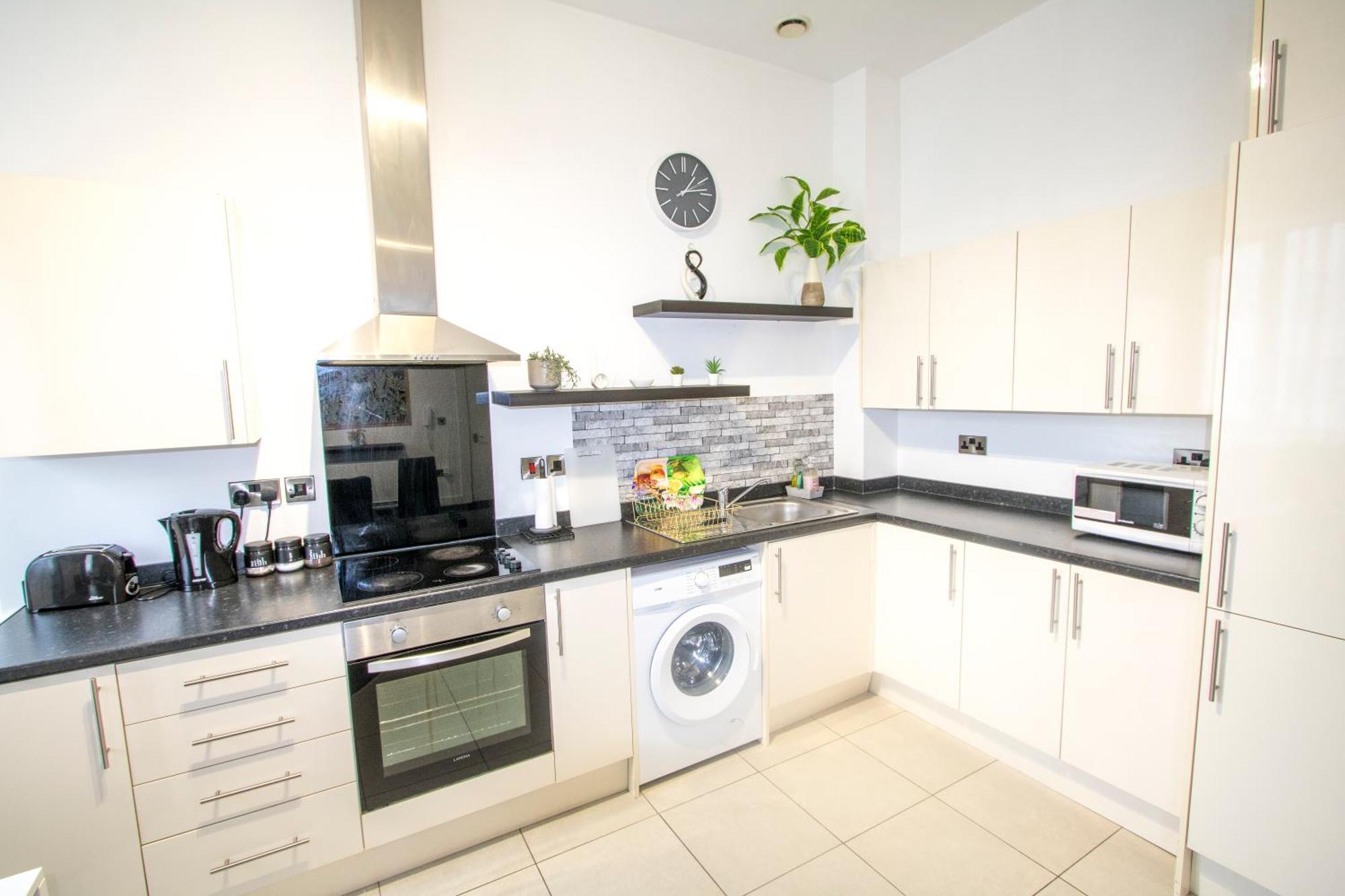 Ideal For Groups - 2 Bedroom - Free Parking, Transit Links, Close To Stadiums Apartment Manchester