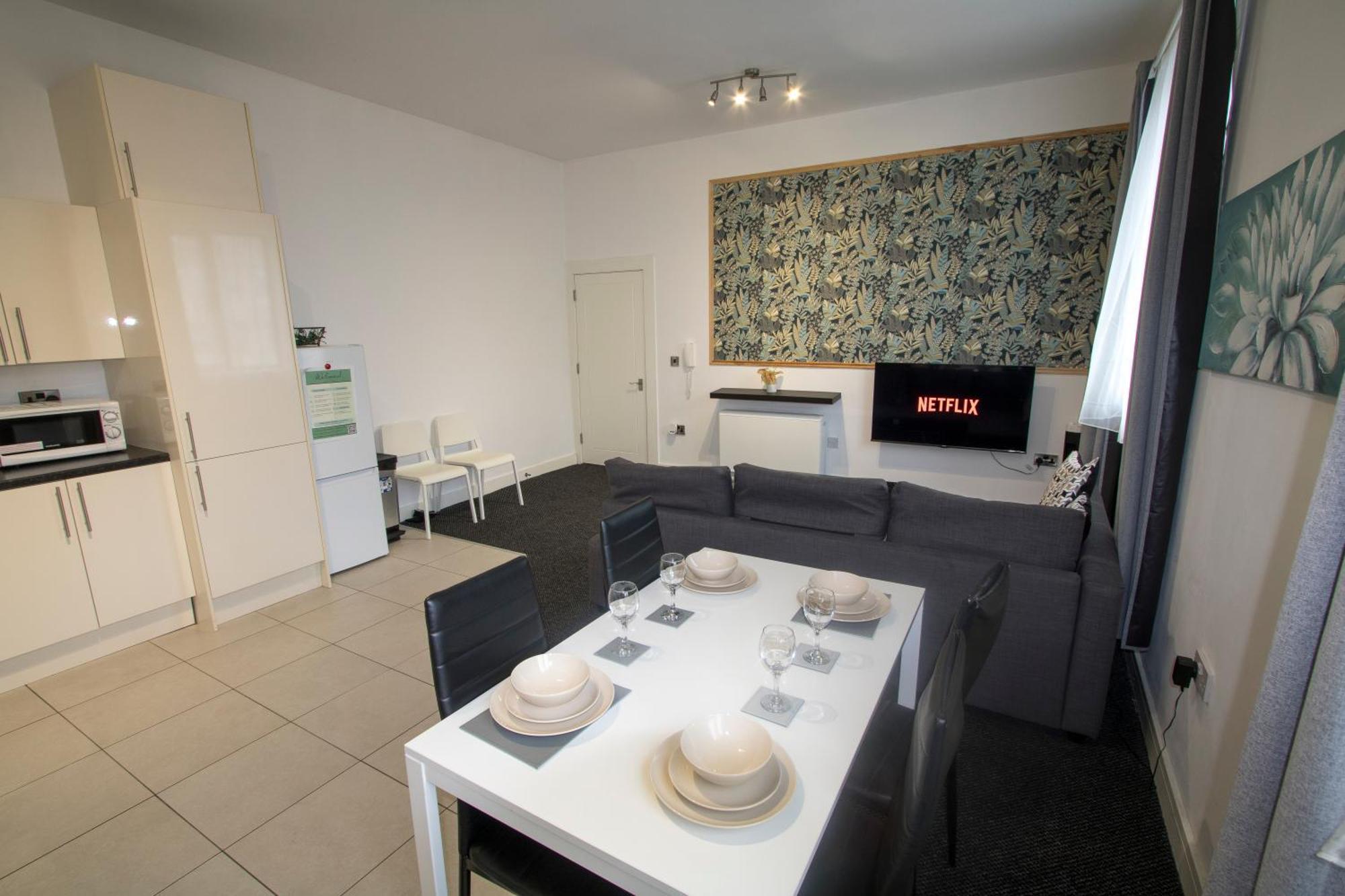 Ideal For Groups - 2 Bedroom - Free Parking, Transit Links, Close To Stadiums *