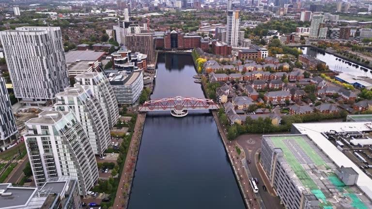 Apartment Quay House - Salford - 2bdr Sleeps 7, Spacious & Quiet - Free Parking - Close To Centre, United & The Lowry Manchester