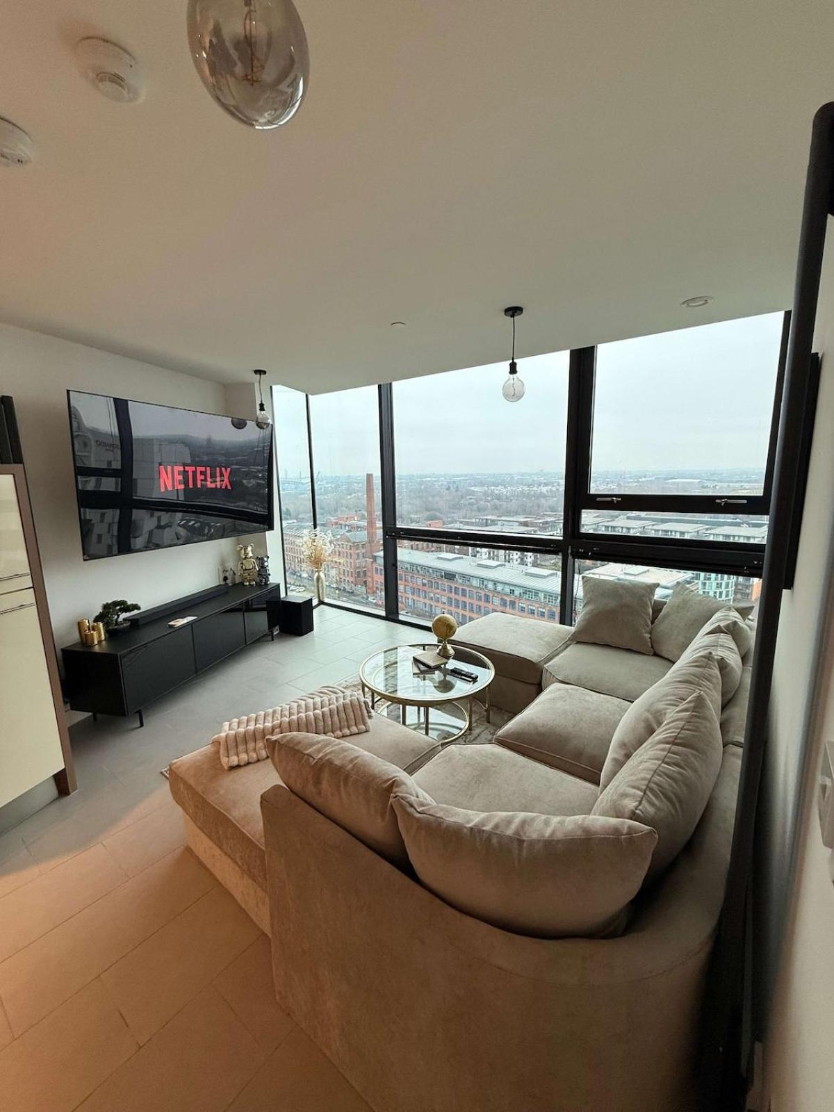 Velvet View In The Heart Of Mcr Apartment Manchester