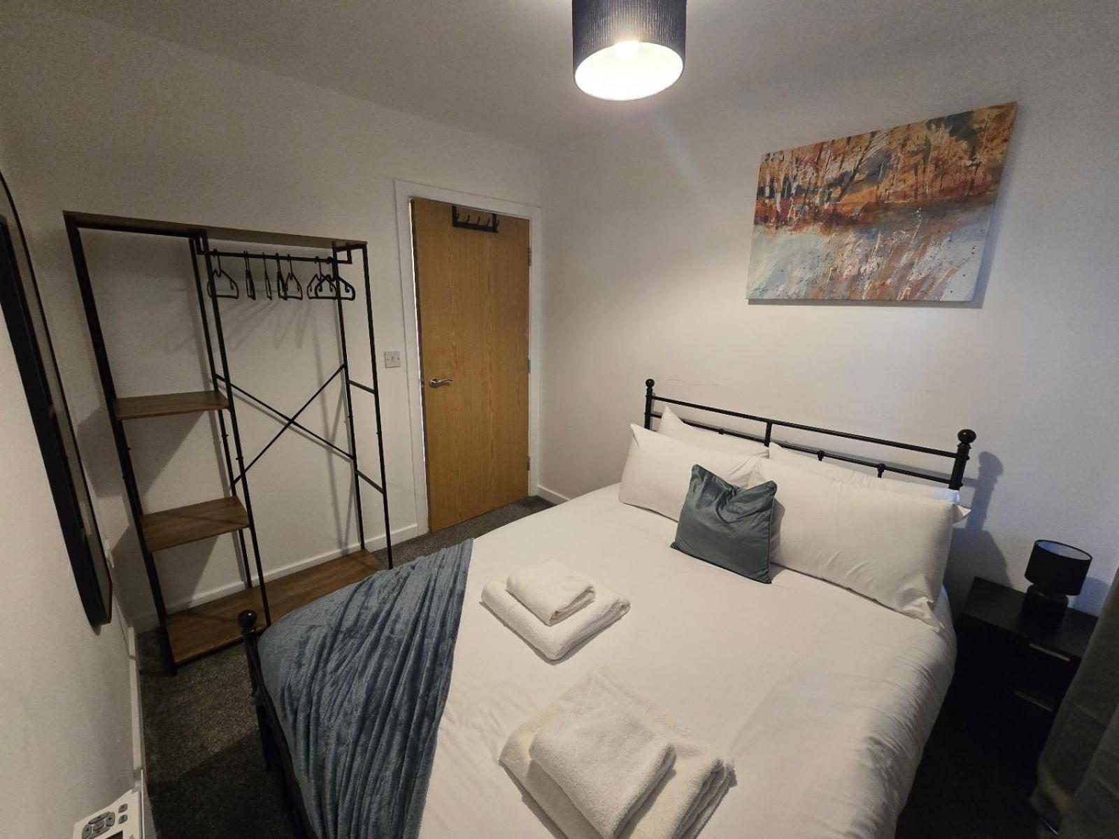 2br Apt, Etihad Stadium, Access, Sleeps 6 *